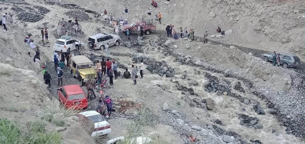 چترال کی خستہ حال سڑکیں: شندور میلے کے رنگ میں بھنگ، سیاحت اور مقامی زندگی مفلوج